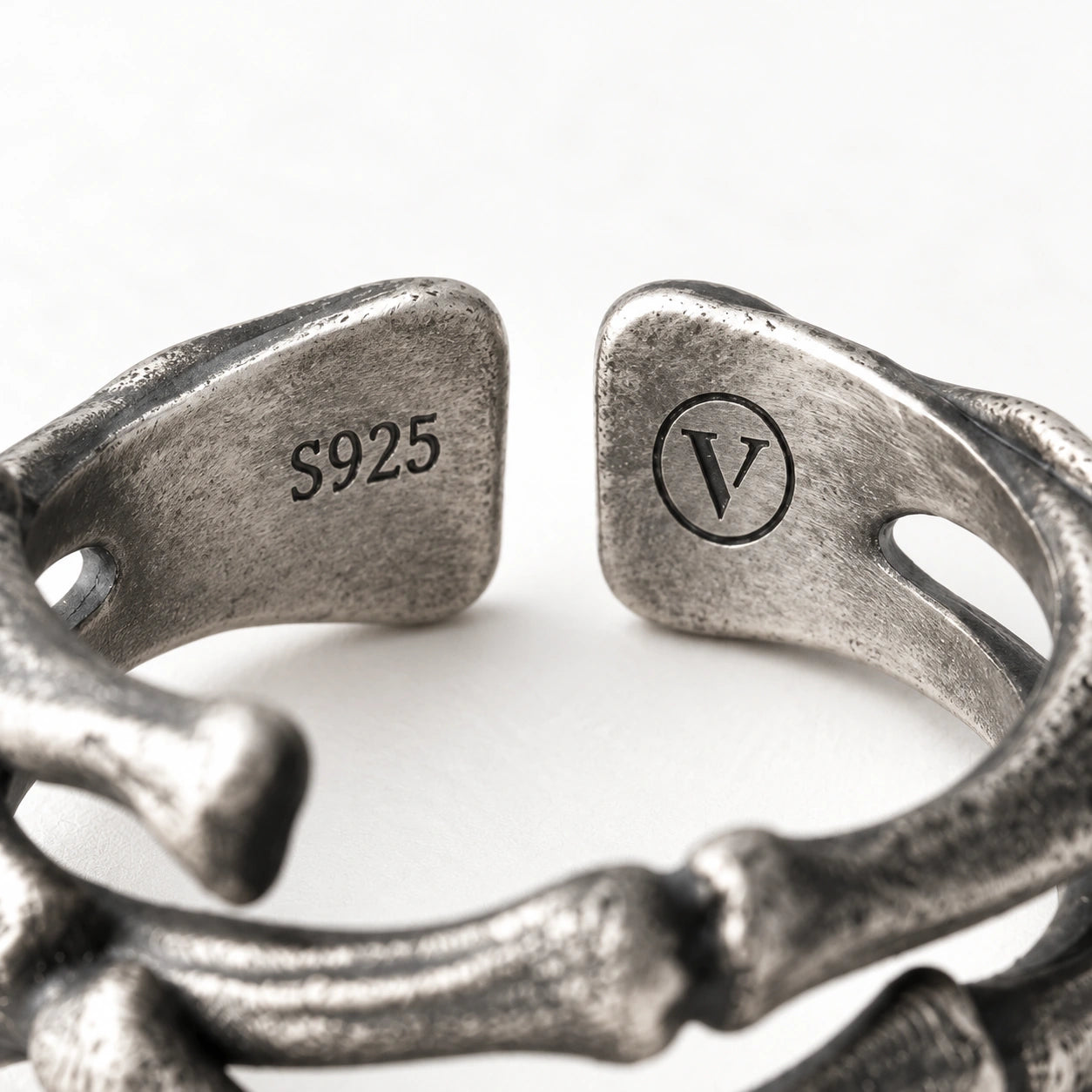 S925 and circle V engravings on the separate inner ends of the VAERN Bone Ring